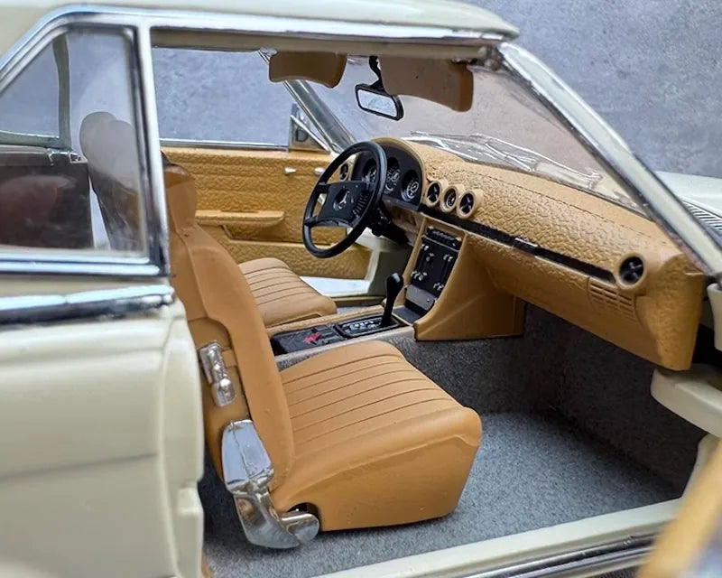 [SunStar] 1:18 Mercedes-Benz 1971 350 SL Yellow Model Car Die-Cast