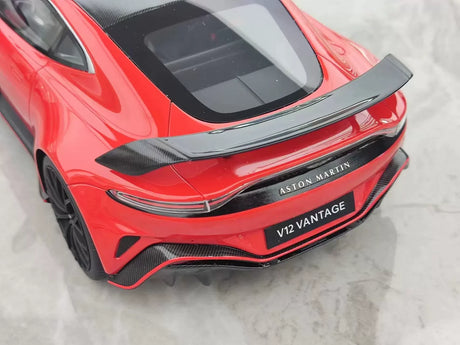 Top Speed Aston Martin 2022 V12 Vantage Scorpus Red 1:18 – Sammelobjekt-Resin-Modellharz