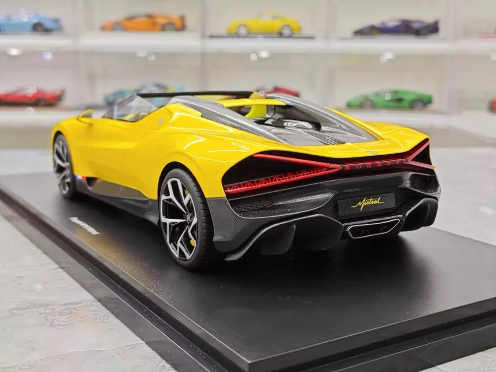 [Top Speed] 1:18 Bugatti 2022 W16 Mistral Yellow Model Car Resin