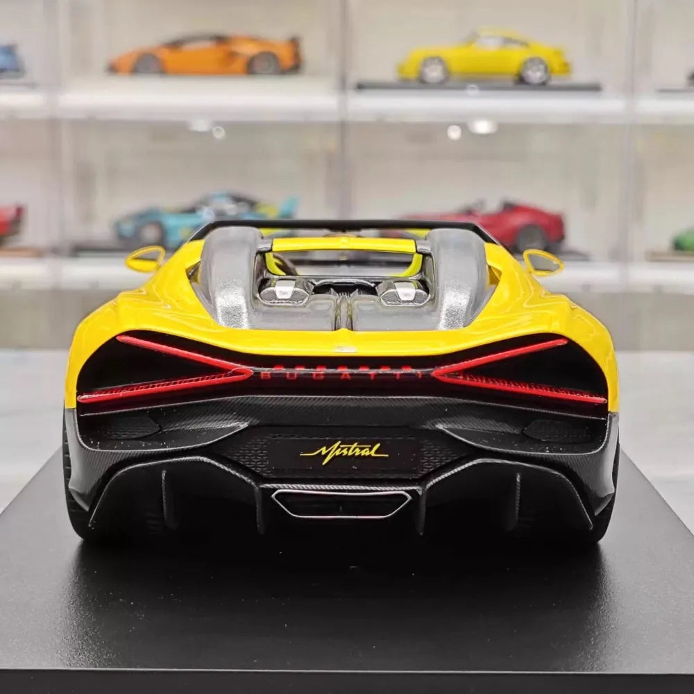 [Top Speed] 1:18 Bugatti 2022 W16 Mistral Yellow Model Car Resin