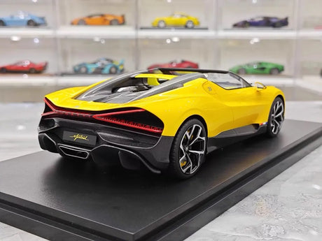 [Top Speed] 1:18 Bugatti 2022 W16 Mistral Yellow Model Car Resin