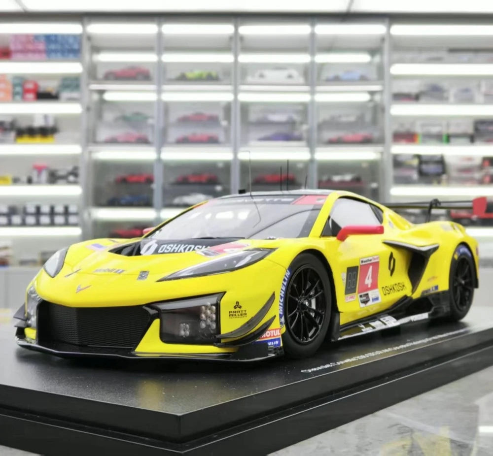 [TopSpeed] 1:18 Chevrolet 2024 Corvette GT3.R #4 modellino di auto resina / Closed Body