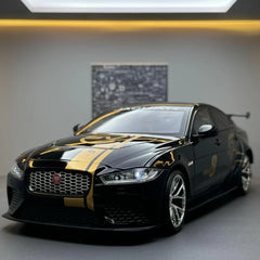 [TOY] 1:18 Jaguar 2017 XE SV Project 8 Model Car Die-Cast