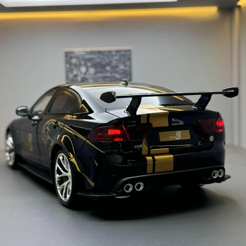 [TOY] 1:18 Jaguar 2017 XE SV Project 8 Model Car Die-Cast