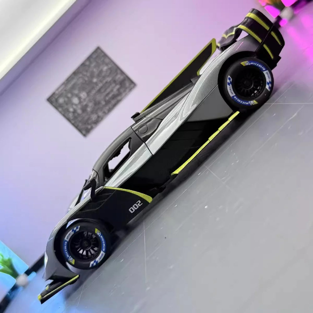 [TOY] 1:24 Aston Martin 2024 Valkyrie Model Car Die-Cast