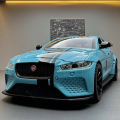[TOY] 1:24 Jaguar 2017 XE SV Project 8 Blue Model Car Die-Cast