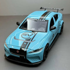 [TOY] 1:24 Jaguar 2017 XE SV Project 8 Blue Model Car Die-Cast