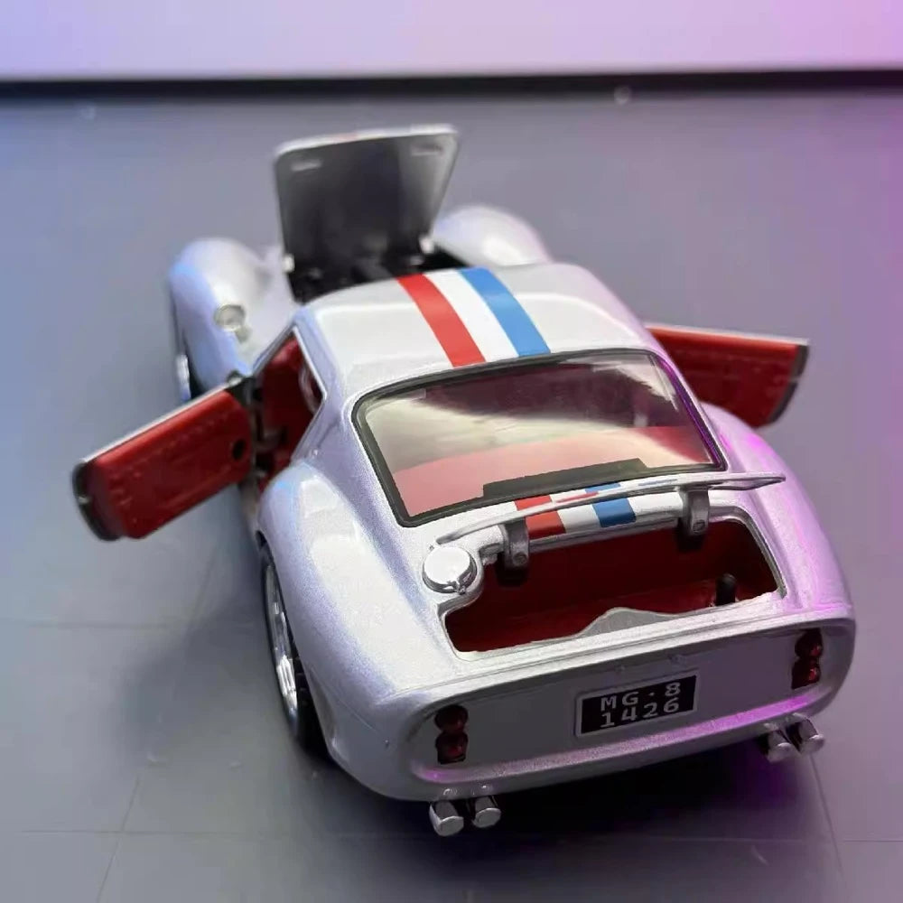 [TOY] 1:24 Ferrari 1962 250 GTO Silver Model Car Die-Cast