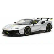 Ferrari 2023 SF90 XX Stradale hopea 1:24 – painevalettu pienoismalli esillepanoon