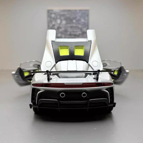 Ferrari 2023 SF90 XX Stradale فضي 1:24 – نموذج عرض معدني مصبوب