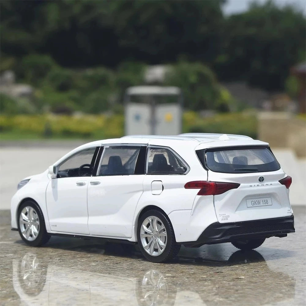 [TOY] 1:24 Toyota 2020 Sienna XL40 White Model Car Die-Cast