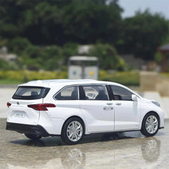 [TOY] 1:24 Toyota 2020 Sienna XL40 White Model Car Die-Cast