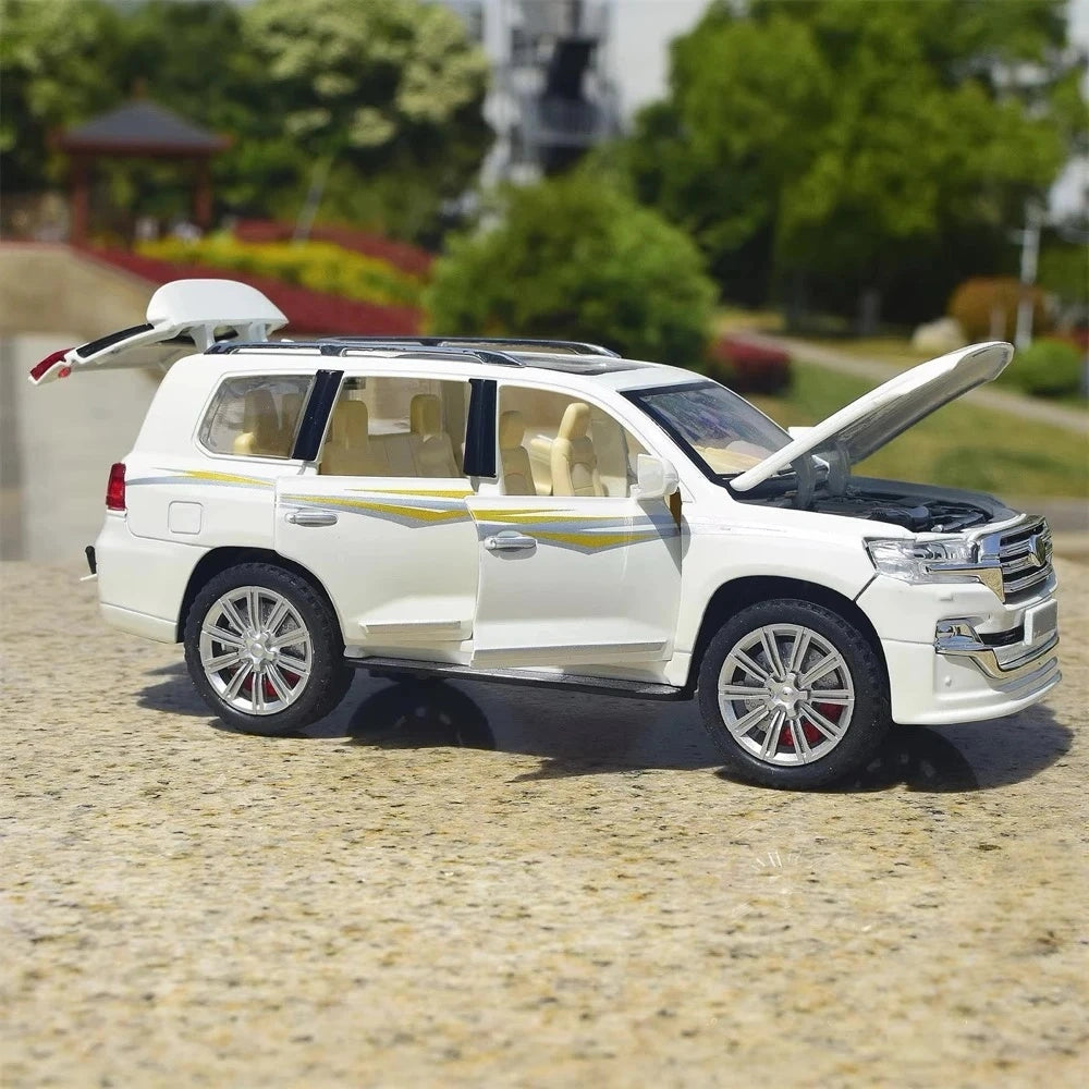 [TOY] 1:24 Toyota 2021 Land Cruiser 5700 wit modelauto Die-Cast