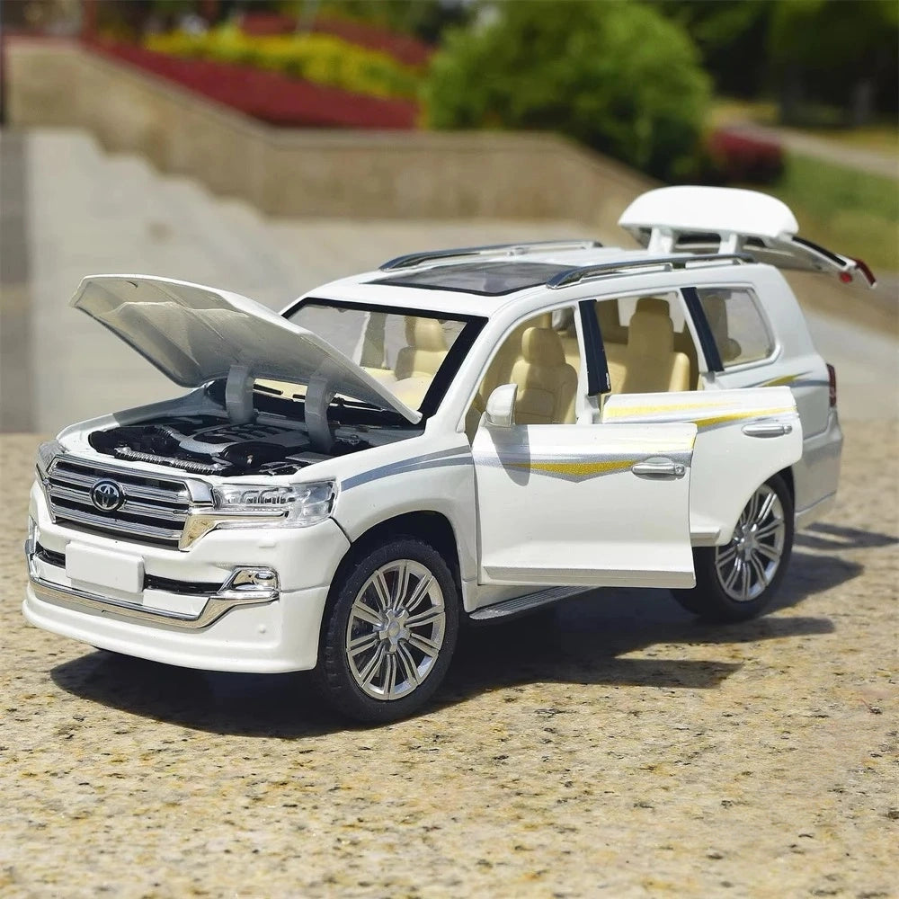 [TOY] 1:24 Toyota 2021 Land Cruiser 5700 White Model Car Die-Cast