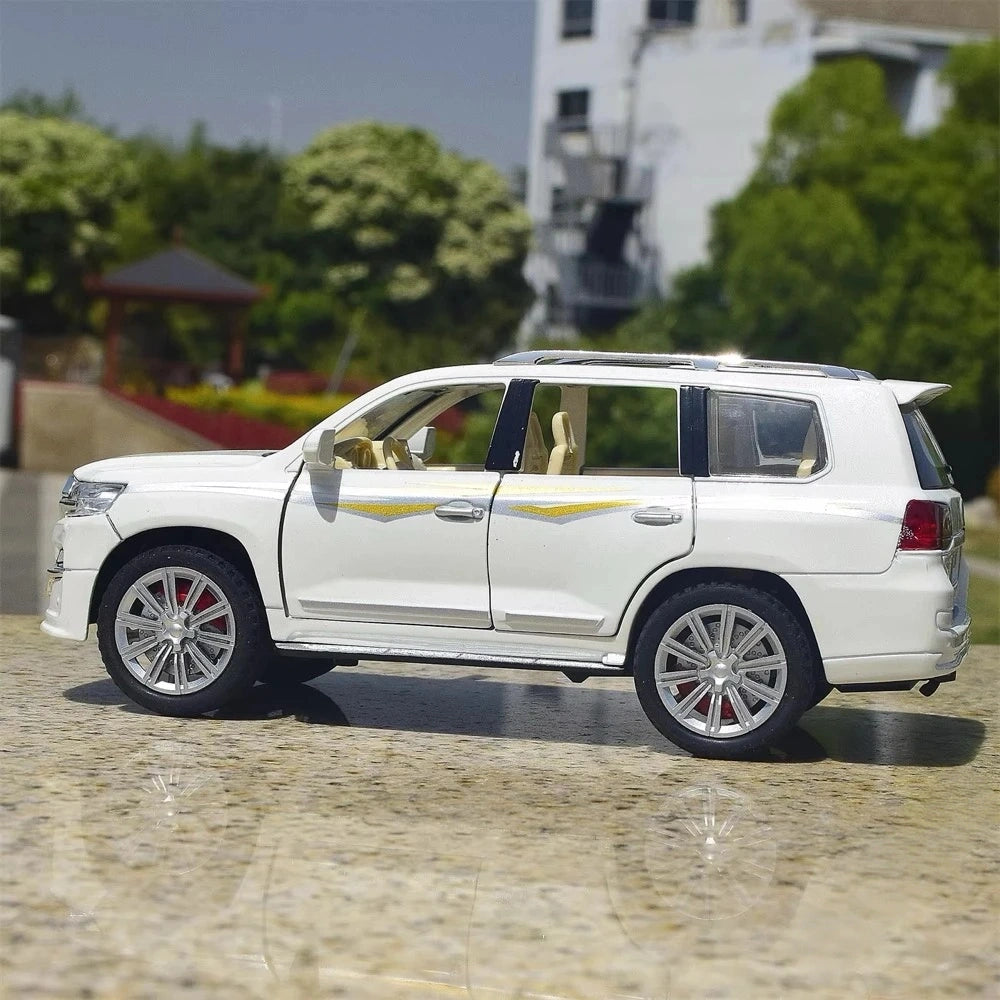 [TOY] 1:24 Toyota 2021 Land Cruiser 5700 White Model Car Die-Cast