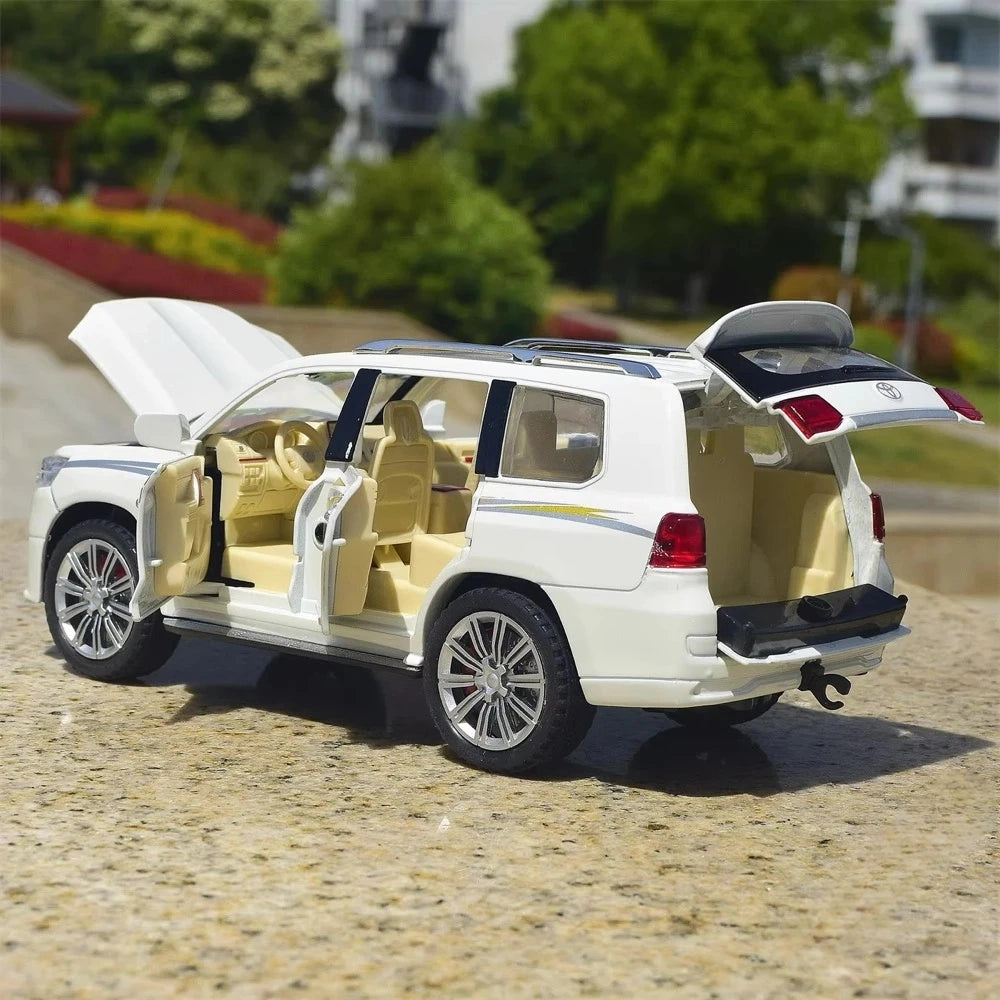 [TOY] 1:24 Toyota 2021 Land Cruiser 5700 White Model Car Die-Cast