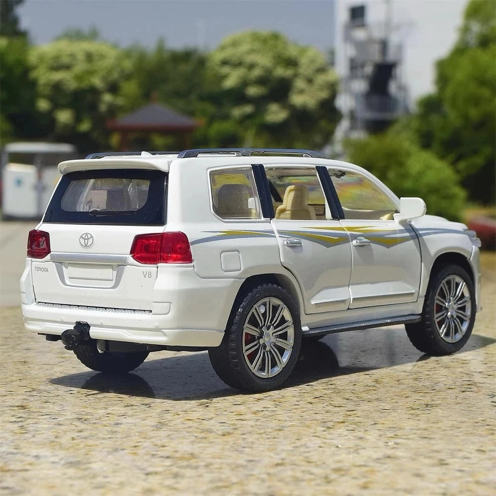 [TOY] 1:24 Toyota 2021 Land Cruiser 5700 White Model Car Die-Cast