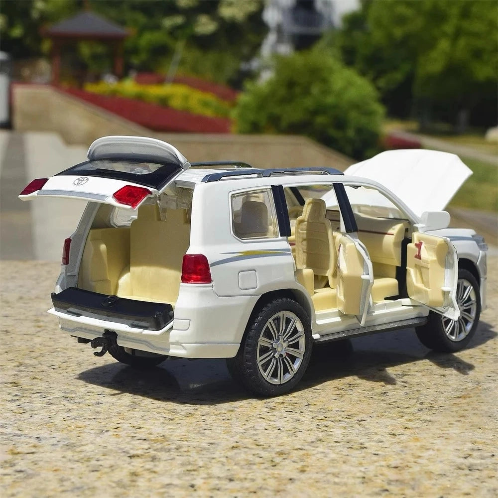 [TOY] 1:24 Toyota 2021 Land Cruiser 5700 wit modelauto Die-Cast