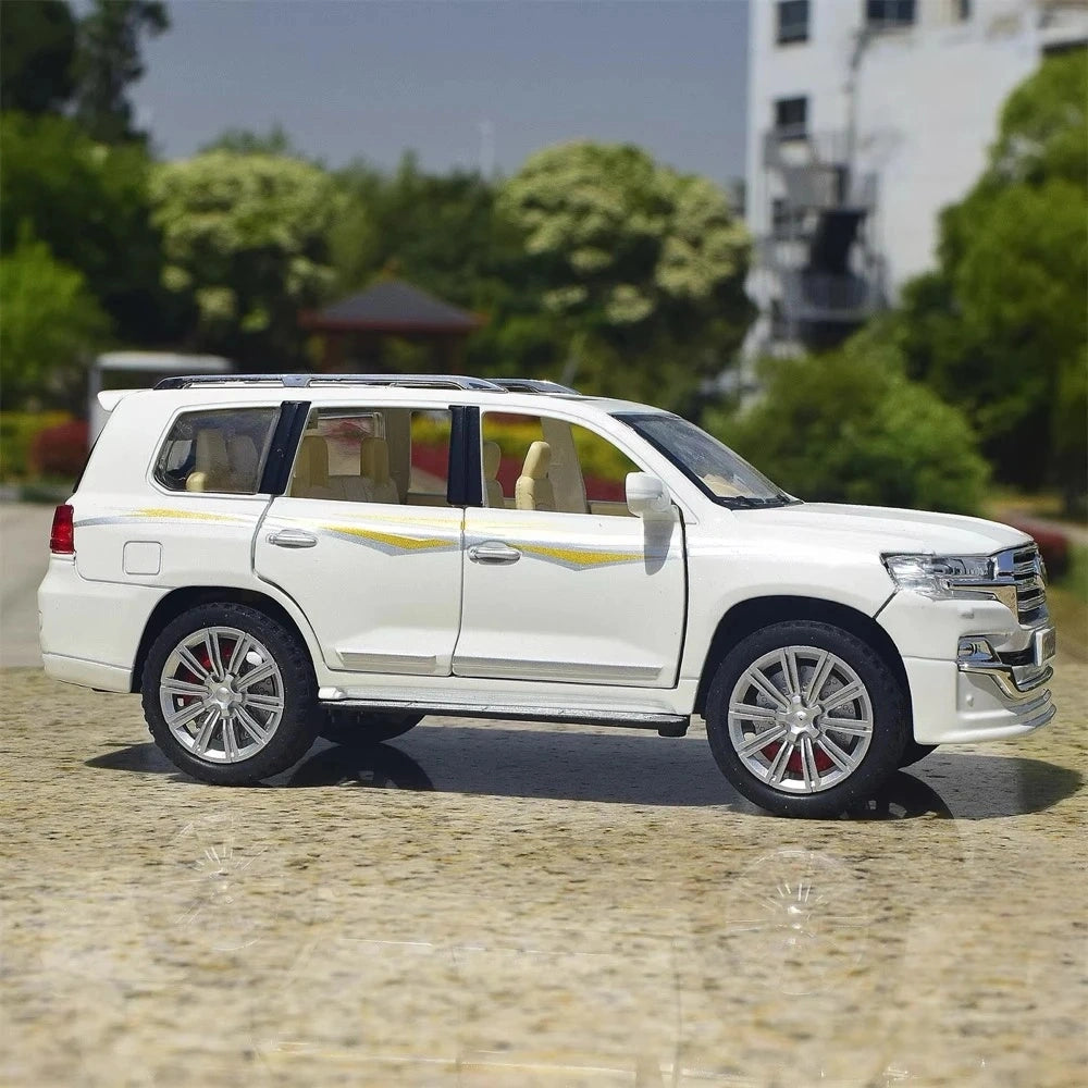 [TOY] 1:24 Toyota 2021 Land Cruiser 5700 wit modelauto Die-Cast