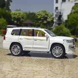 [TOY] 1:24 Toyota 2021 Land Cruiser 5700 wit modelauto Die-Cast