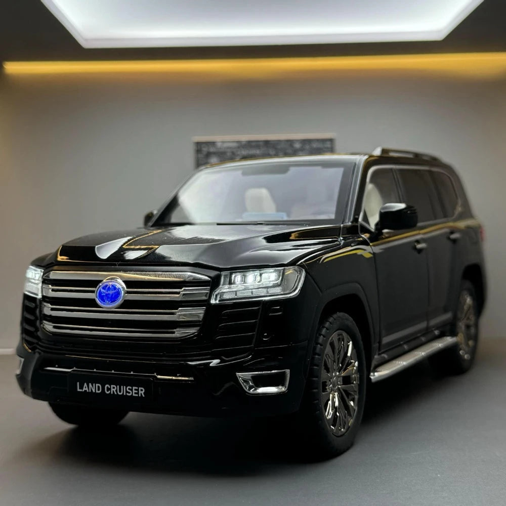 [TOY] 1:24 Toyota 2021 Land Cruiser LC300 Black Model Car Die-Cast