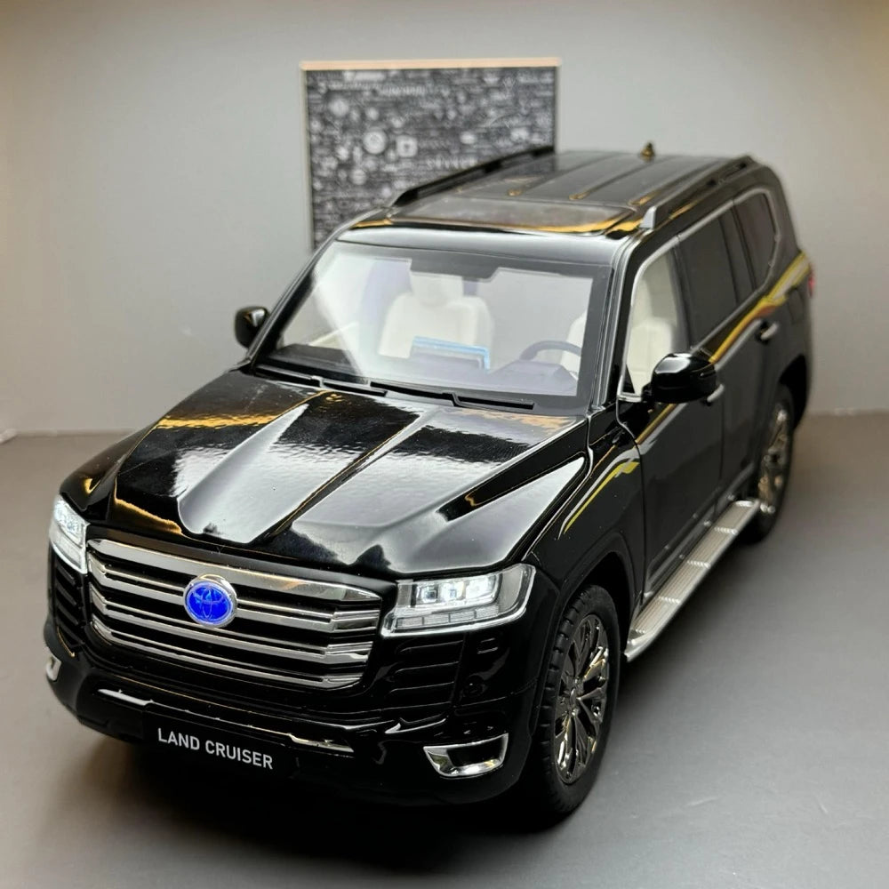 [TOY] 1:24 Toyota 2021 Land Cruiser LC300 Black Model Car Die-Cast