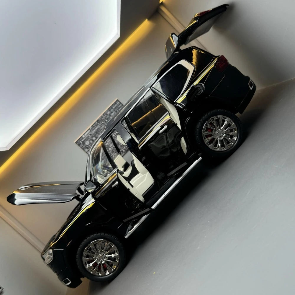 [TOY] 1:24 Toyota 2021 Land Cruiser LC300 Black Model Car Die-Cast