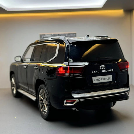 [TOY] 1:24 Toyota 2021 Land Cruiser LC300 nero modellino di auto Die-Cast