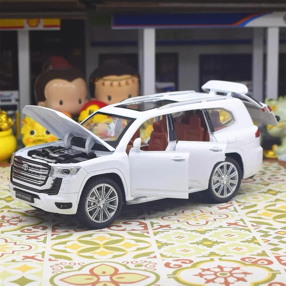 [TOY] 1:24 Toyota 2021 Land Cruiser LC300 White Model Car Die-Cast