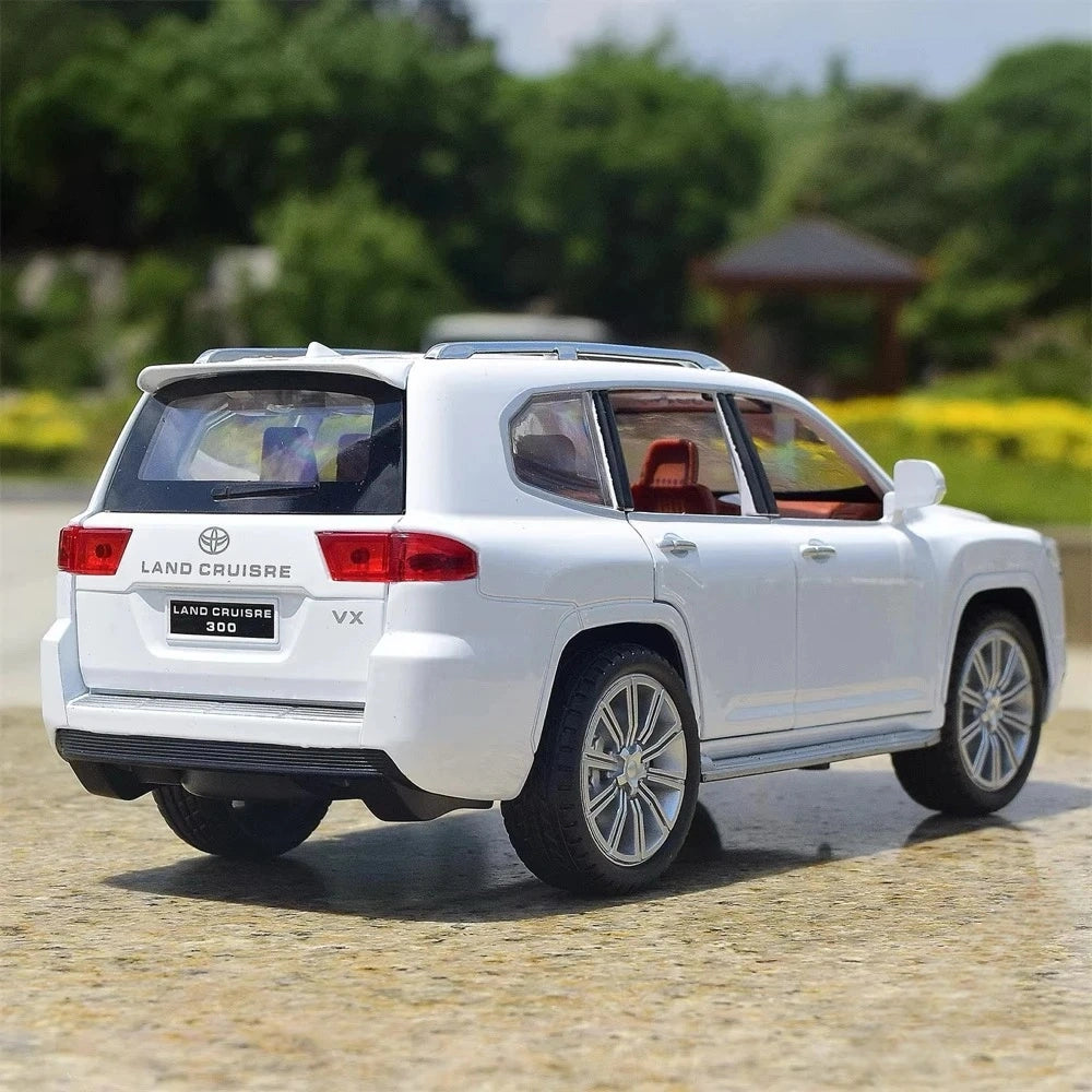 [TOY] 1:24 Toyota 2021 Land Cruiser LC300 bianco modellino di auto Die-Cast