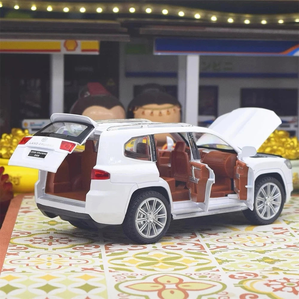 [TOY] 1:24 Toyota 2021 Land Cruiser LC300 White Model Car Die-Cast