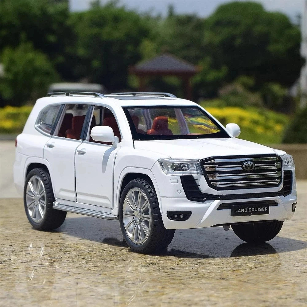 [TOY] 1:24 Toyota 2021 Land Cruiser LC300 White Model Car Die-Cast