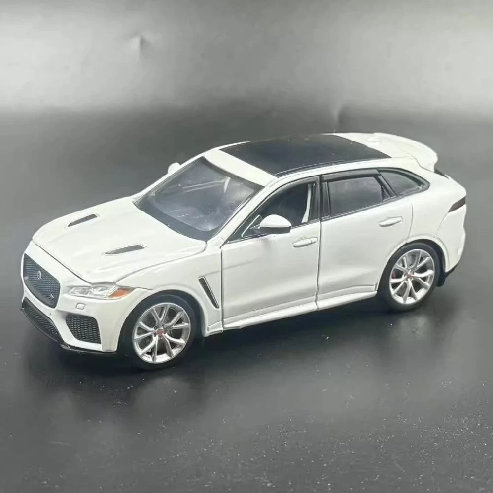 [TOY] 1:32 Jaguar 2017 F-PACE White Model Car Die-Cast