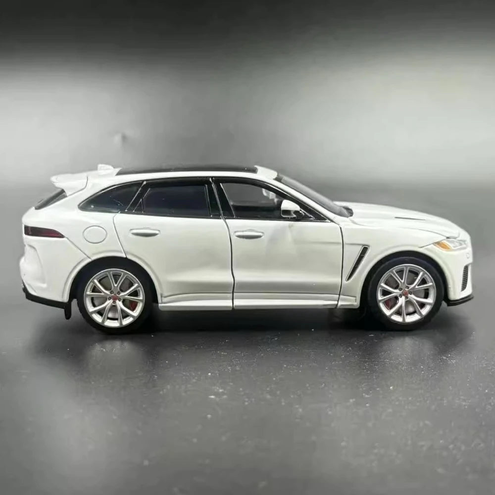 [TOY] 1:32 Jaguar 2017 F-PACE White Model Car Die-Cast