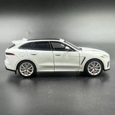 [TOY] 1:32 Jaguar 2017 F-PACE vit modellbil Die-Cast
