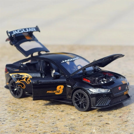 [TOY] 1:32 Jaguar 2017 XE SV Project 8 svart modellbil Die-Cast