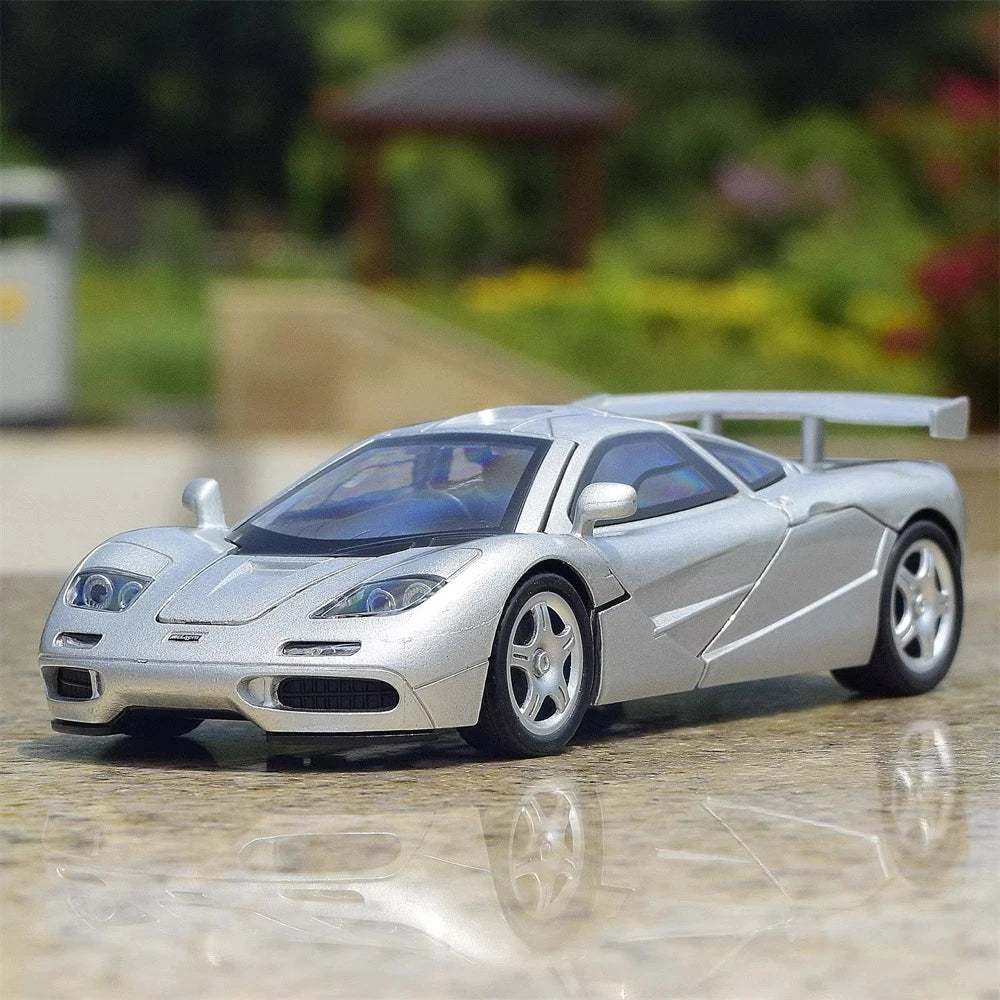 [TOY] 1:32 McLaren 1995 F1 XP5 Silver Model Car Die-Cast