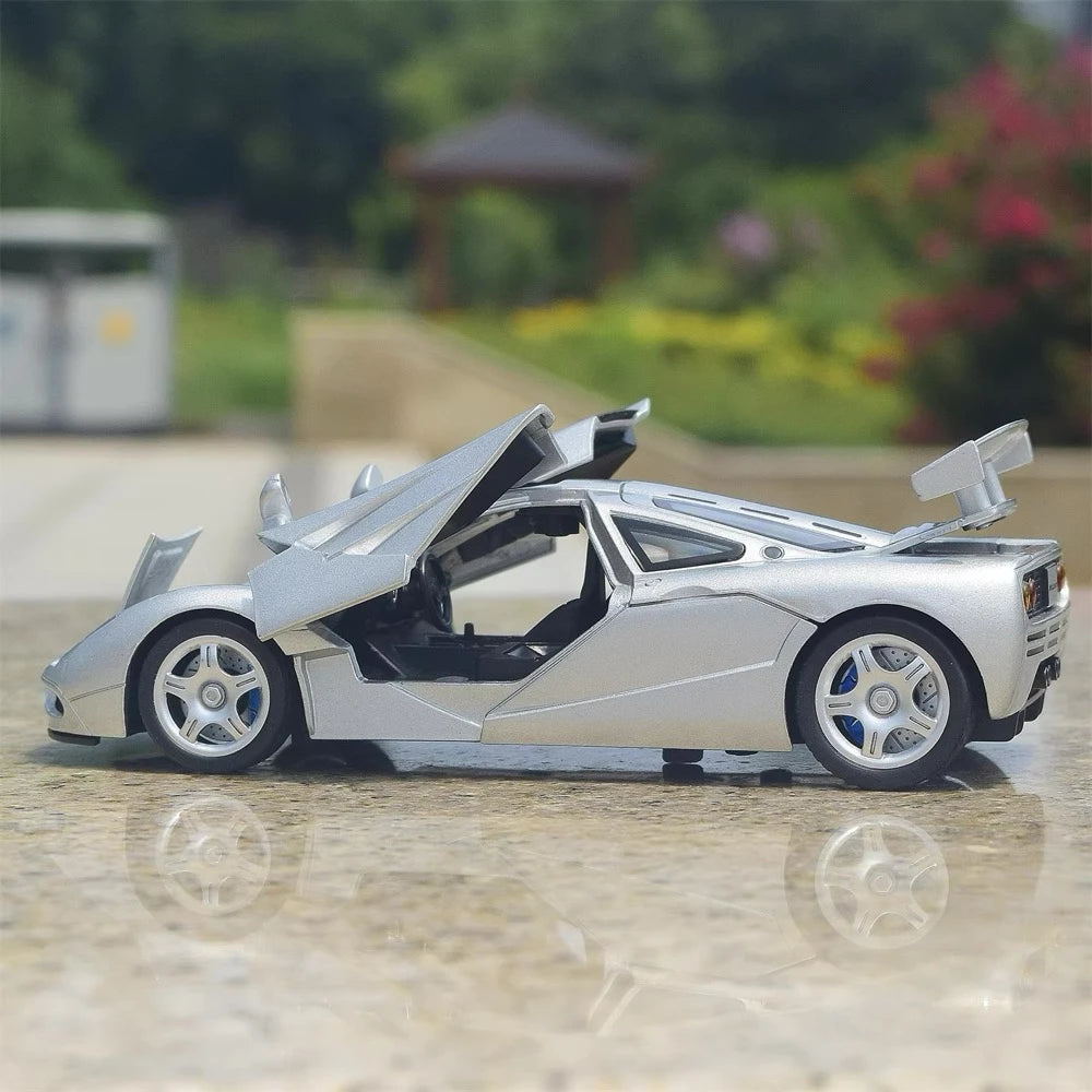 [TOY] 1:32 McLaren 1995 F1 XP5 Silver Model Car Die-Cast