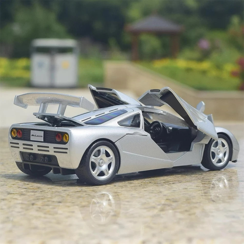 [TOY] 1:32 McLaren 1995 F1 XP5 Silver Model Car Die-Cast