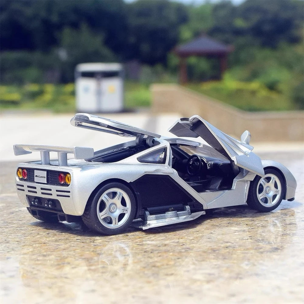 [TOY] 1:32 McLaren 1995 F1 XP5 Silver Model Car Die-Cast