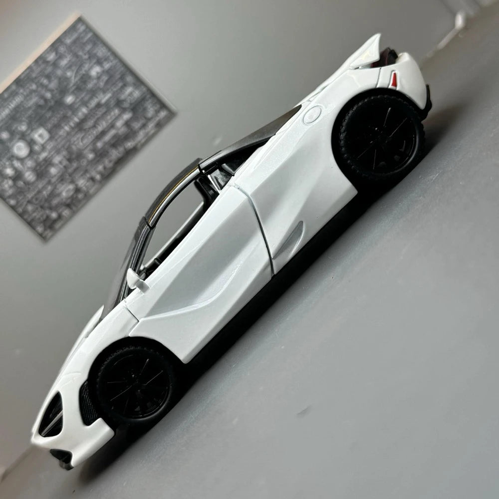 [TOY] 1:32 McLaren 2017 720S White Model Car Die-Cast
