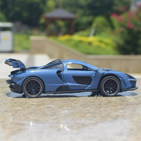 [TOY] 1:32 McLaren 2018 Senna blå modellbil Die-Cast
