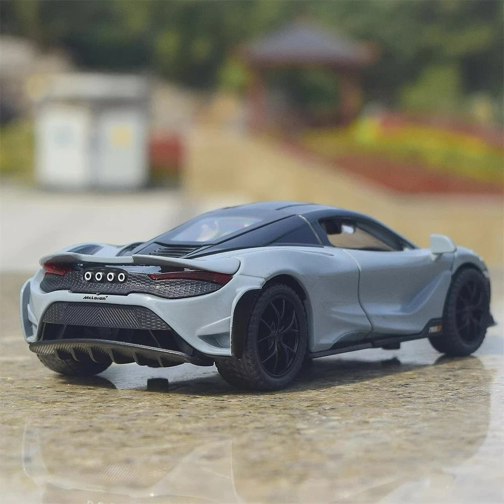 [TOY] 1:32 McLaren 2021 765LT Gray Model Car Die-Cast