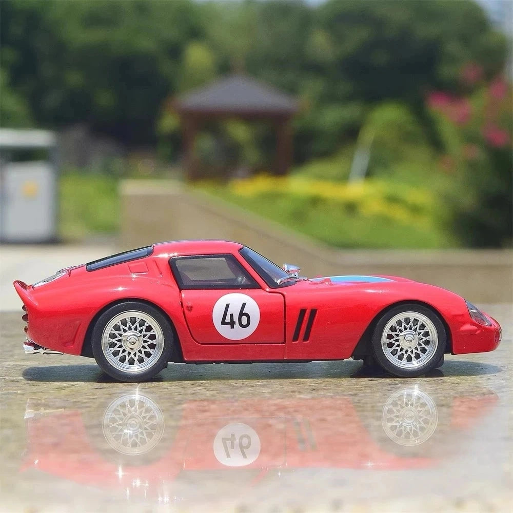 [TOY] 1:32 Ferrari 1962 250 GTO Red Model Car Die-Cast