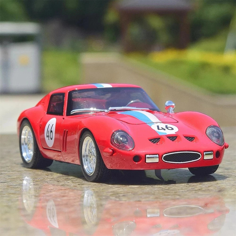 [TOY] 1:32 Ferrari 1962 250 GTO Red Model Car Die-Cast