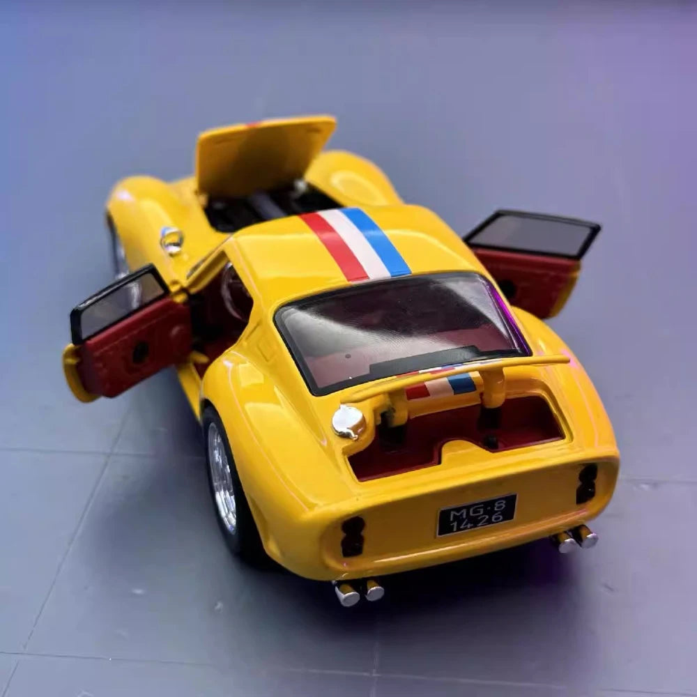 [TOY] 1:32 Ferrari 1962 250 GTO イエロー モデルカー Die-Cast
