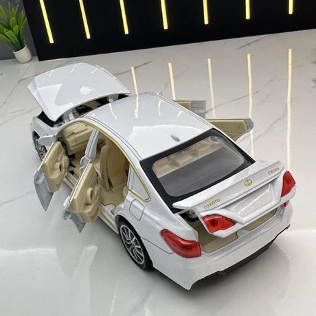 [TOY] 1:32 Toyota 2017 Crown Athlete S vit modellbil Die-Cast