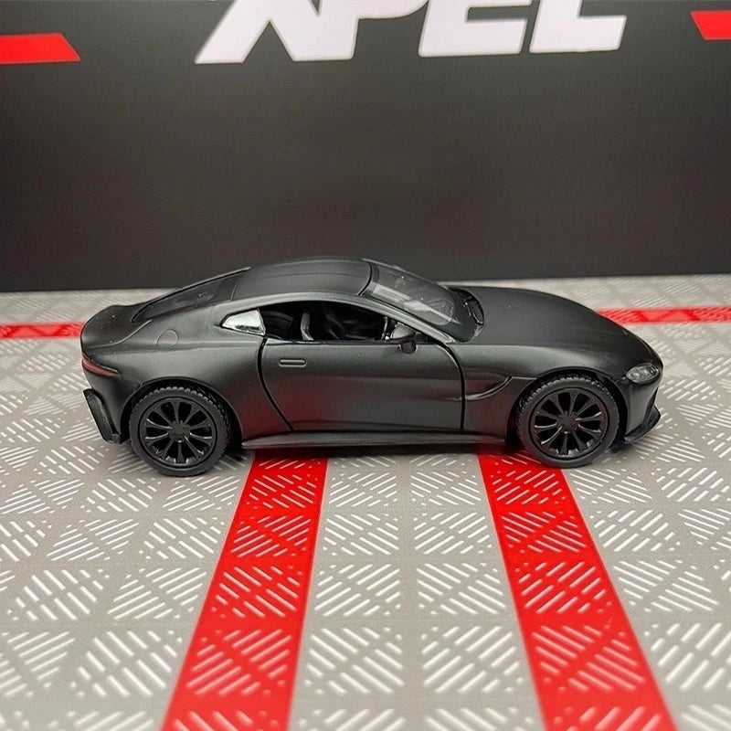 [TOY] 1:36 Aston Martin 2018 Vantage Black Model Car Die-Cast