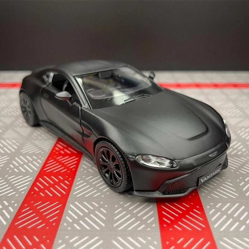 [TOY] 1:36 Aston Martin 2018 Vantage Black Model Car Die-Cast