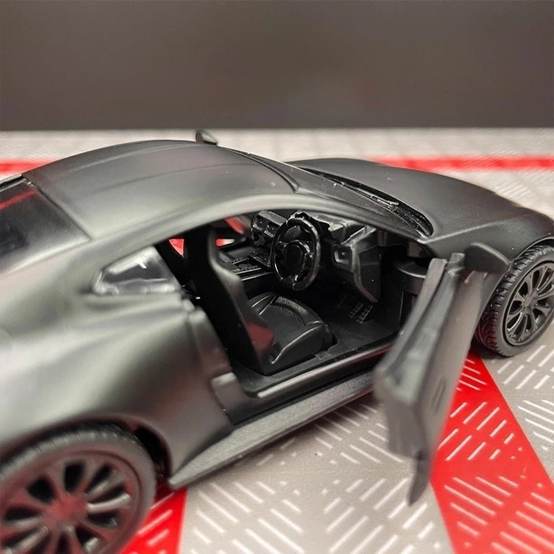 [TOY] 1:36 Aston Martin 2018 Vantage Black Model Car Die-Cast